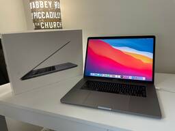 2018 Apple 15 MacBook Pro 2.9GHz i9/32GB/2TB Flash/560X/Touch Bar