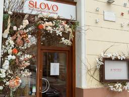 Действующий ресторан в Праге с летней террасой