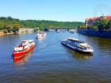 Круиз - прогулка на кораблике по реке Влтаве