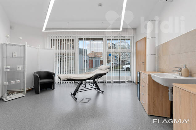 Предлагаем в аренду кабинет площадью 24 м² с ресепшеном.