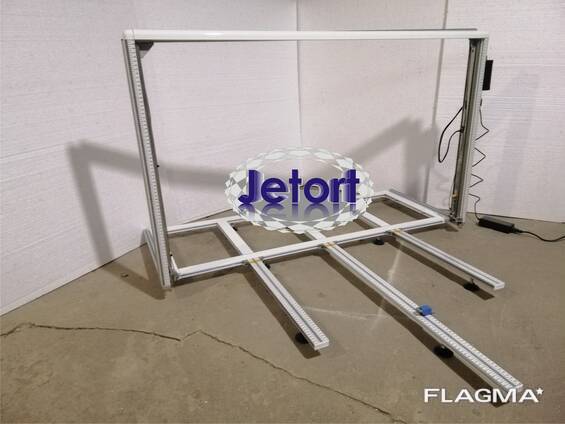 Stroj na řezání pěnového plastu "Trimmer - 700 L"